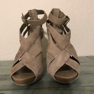 BCBG Bg Quod size 6.5 color taupe suede/ calf